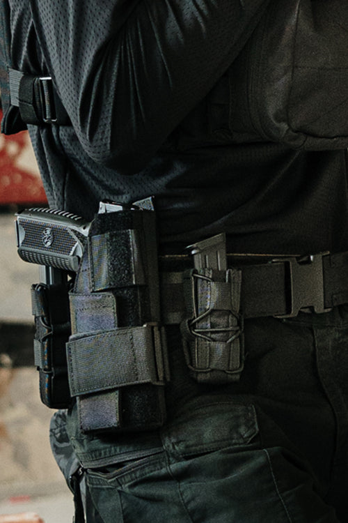 Versatile pistol magazine pouch