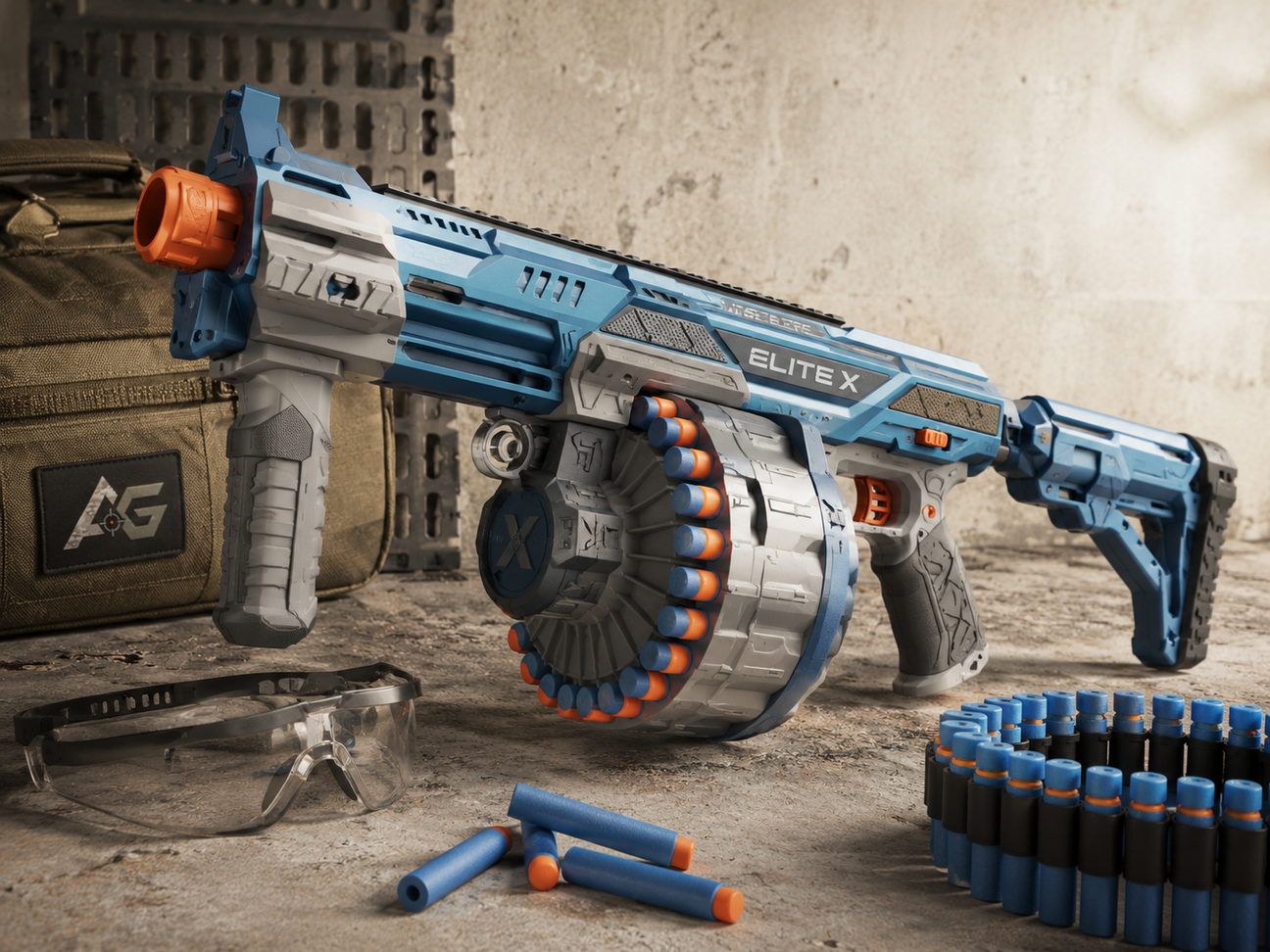 Blå Nerf blaster med tromlemagasin og skumpile i råt miljø hos AirsoftGeek