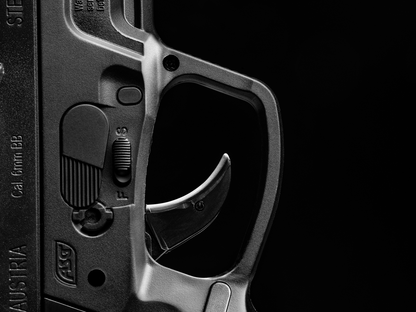 Steyr M9-A1 CO2 hardball pistol sort med 14-skuds magasin | Airsoftgeek