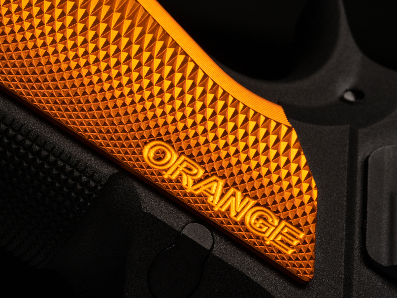 CZ Shadow 2 Orange CO2 blowback pistol med hardcase | Airsoftgeek