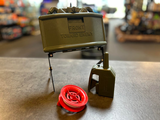 Claymore airsoft mine med fjernbetjening og tripwire | Airsoftgeek